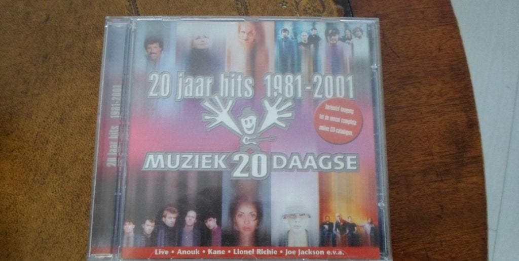 CD 20 jaar hits 1981 - 2001, Ophalen of Verzenden, Gebruikt, Pop