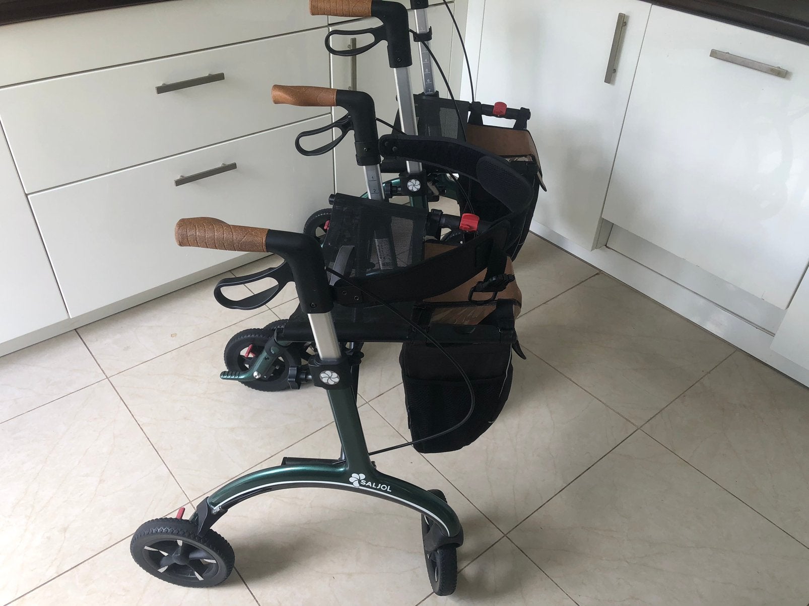 Rollater jollz carbon, Diversen, Rollators, Ophalen, Opvouwbaar, Zo goed als nieuw