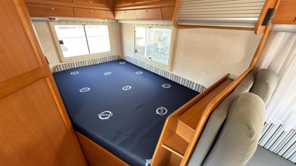Super nette Adria Coral 640 DS Uit 2001 met Fransbed|174dkm, Caravans en Kamperen, Campers, Buitenlamp, Ringverwarming, Fiat, 6 tot 7 meter
