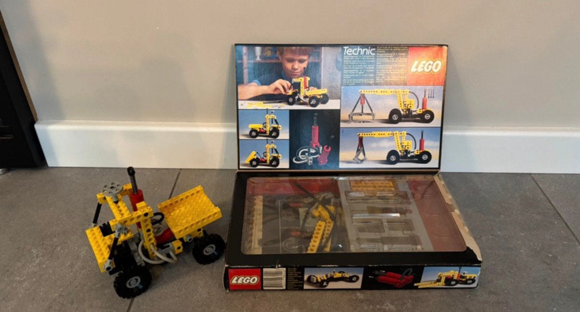 LEGO Technic 8040–Universal Building Set(1984), Ophalen of Verzenden, Gebruikt