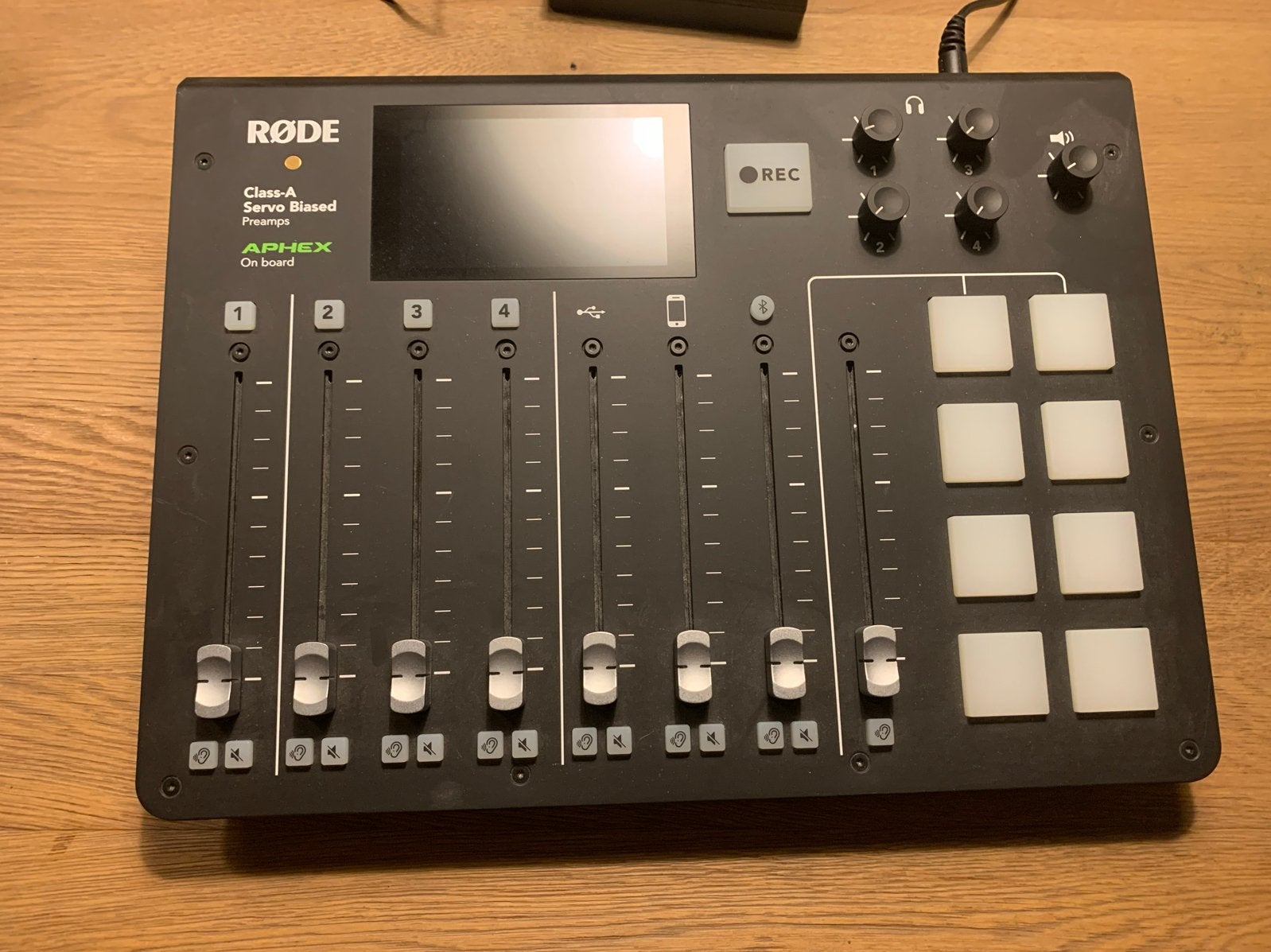Rodecaster Pro Podcast Studio - Zo goed als nieuw, Ophalen of Verzenden, Zo goed als nieuw, Minder dan 5 kanalen, Microfooningang