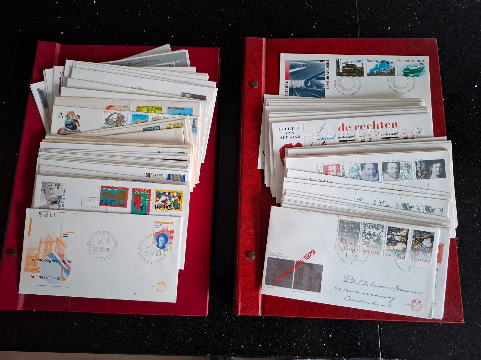 2 albums + losse eerste dag enveloppen (FDC's) Nederland, Postzegels en Munten, Postzegels | Eerstedagenveloppen, Ophalen of Verzenden