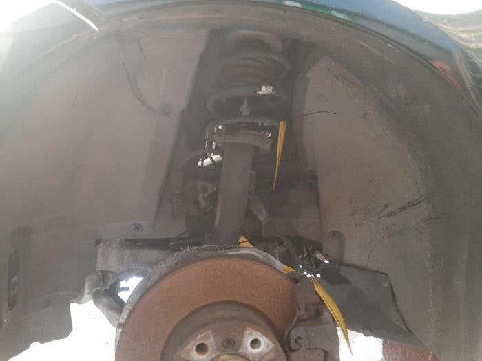 Schokdemperpoot links-voor van een BMW 3-Serie, Gebruikt, -, -, Ophalen of Verzenden