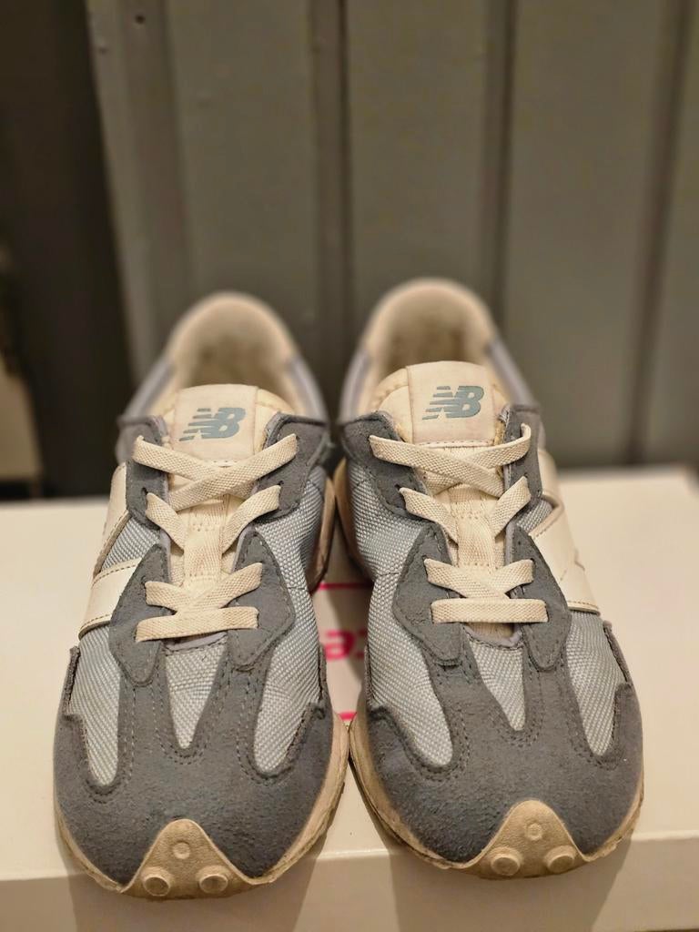 New Balance sneakers voor kinderen - perfecte staat, Kinderen en Baby's, Kinderkleding | Schoenen en Sokken, Ophalen of Verzenden