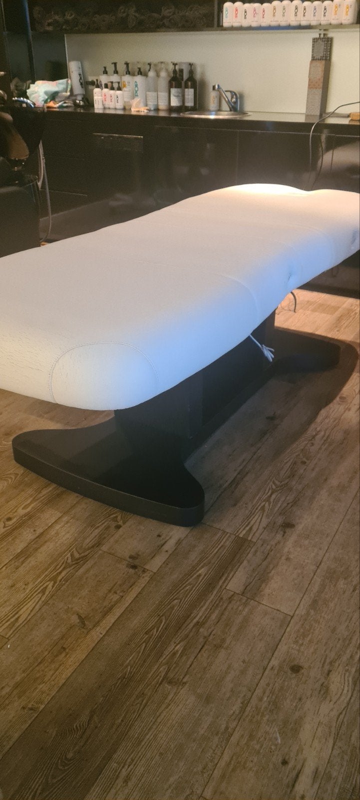 Luxe behandel bed voor schoonheid specialist /masseur, Ophalen, Gebruikt, Overige typen
