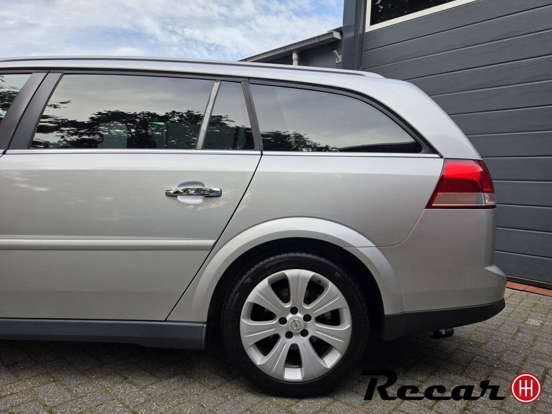 Opel Vectra Wagon - 1.8-16V Executive/Leer/Nav/Pdc/Trekh/2eE, Metallic lak, Gebruikt, 1796 cc, Vectra