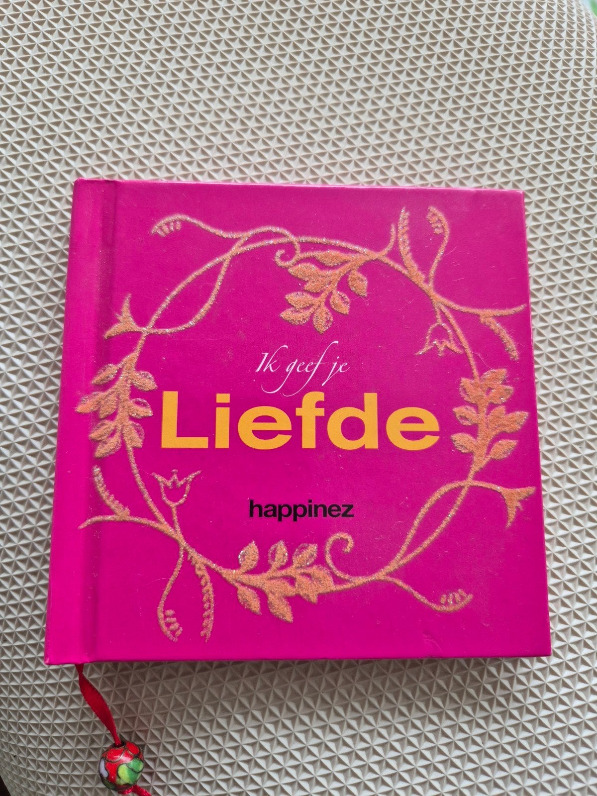 Ik geef je Liefde - Happinez cadeau boekje, Boeken, Ophalen of Verzenden, Zo goed als nieuw, Happinez, Nederland