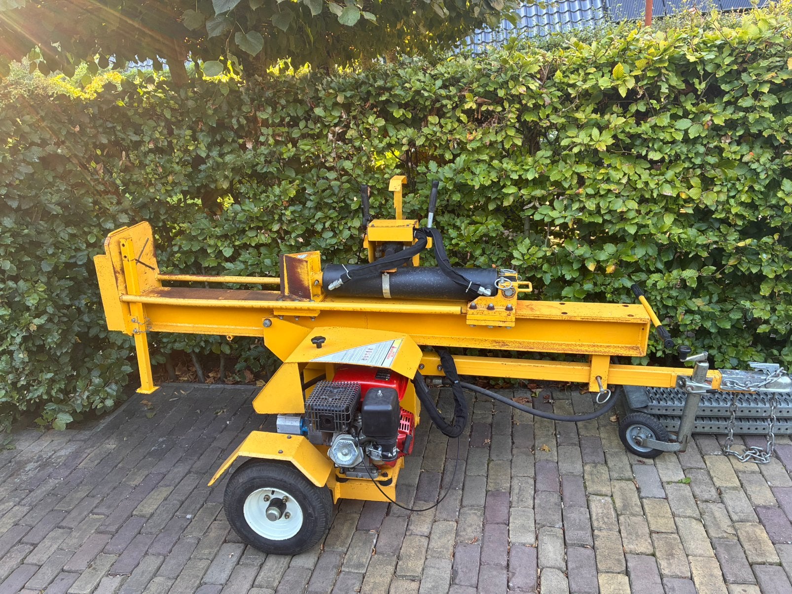 30 TON KLOOFMACHINE TE KOOP – SNEL EN KRACHTIG, Tuin en Terras, Ophalen of Verzenden, Zo goed als nieuw, Liggend