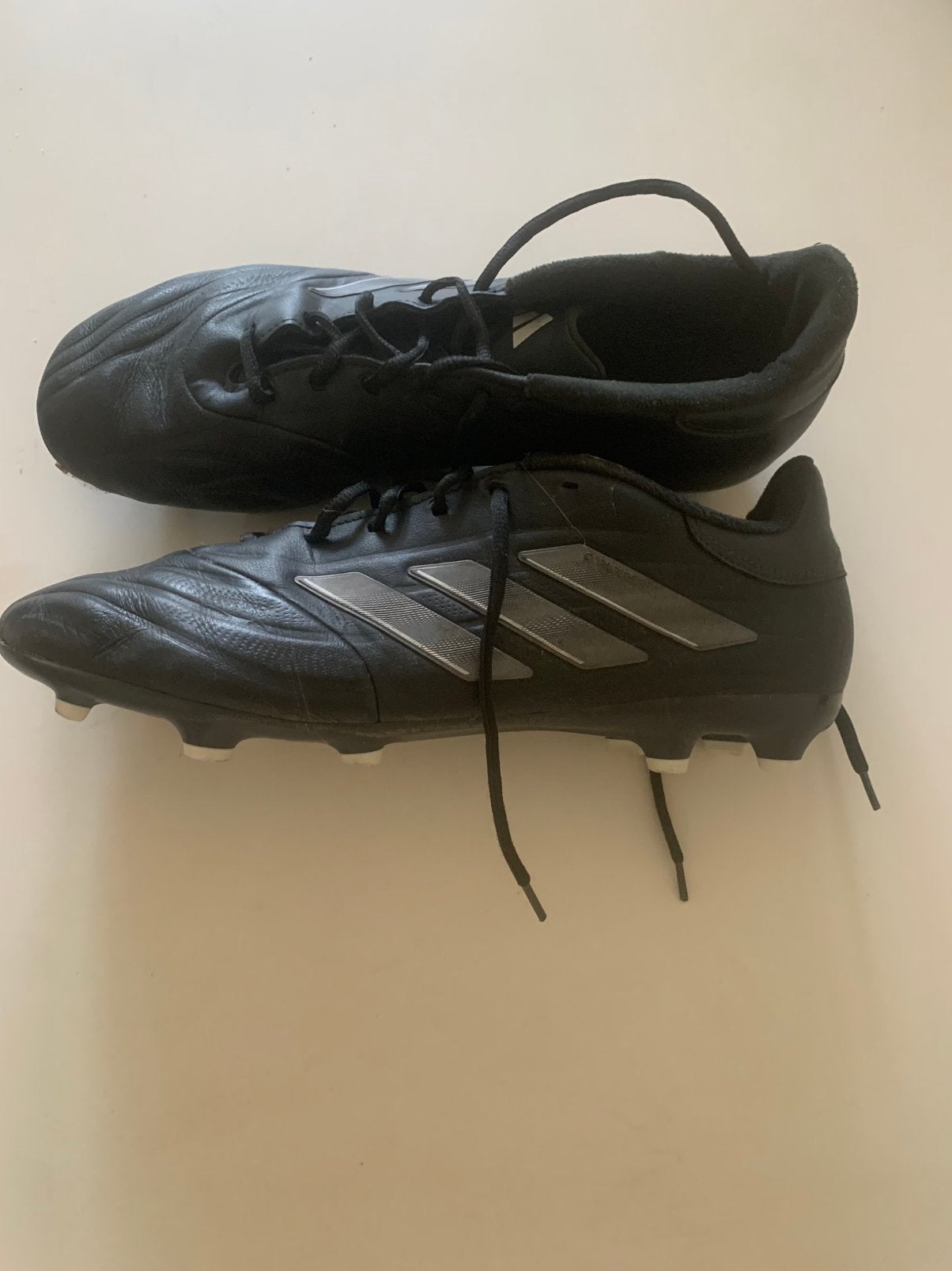 Adidas voetbalschoen maat 46, Maat XS of kleiner, Ophalen of Verzenden, Zo goed als nieuw, Schoenen