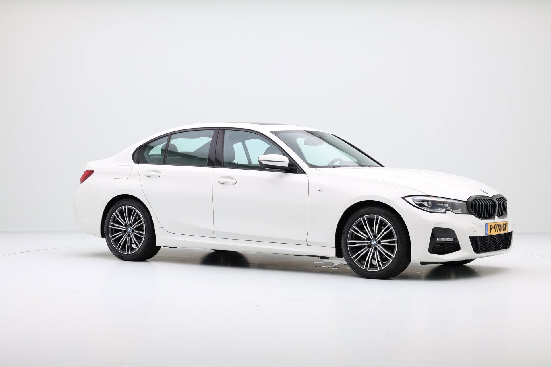 Foto 5 van BMW 3-serie 318i M Sport Aut. Navi|Leder-Alcantara|1e Eig|Pa