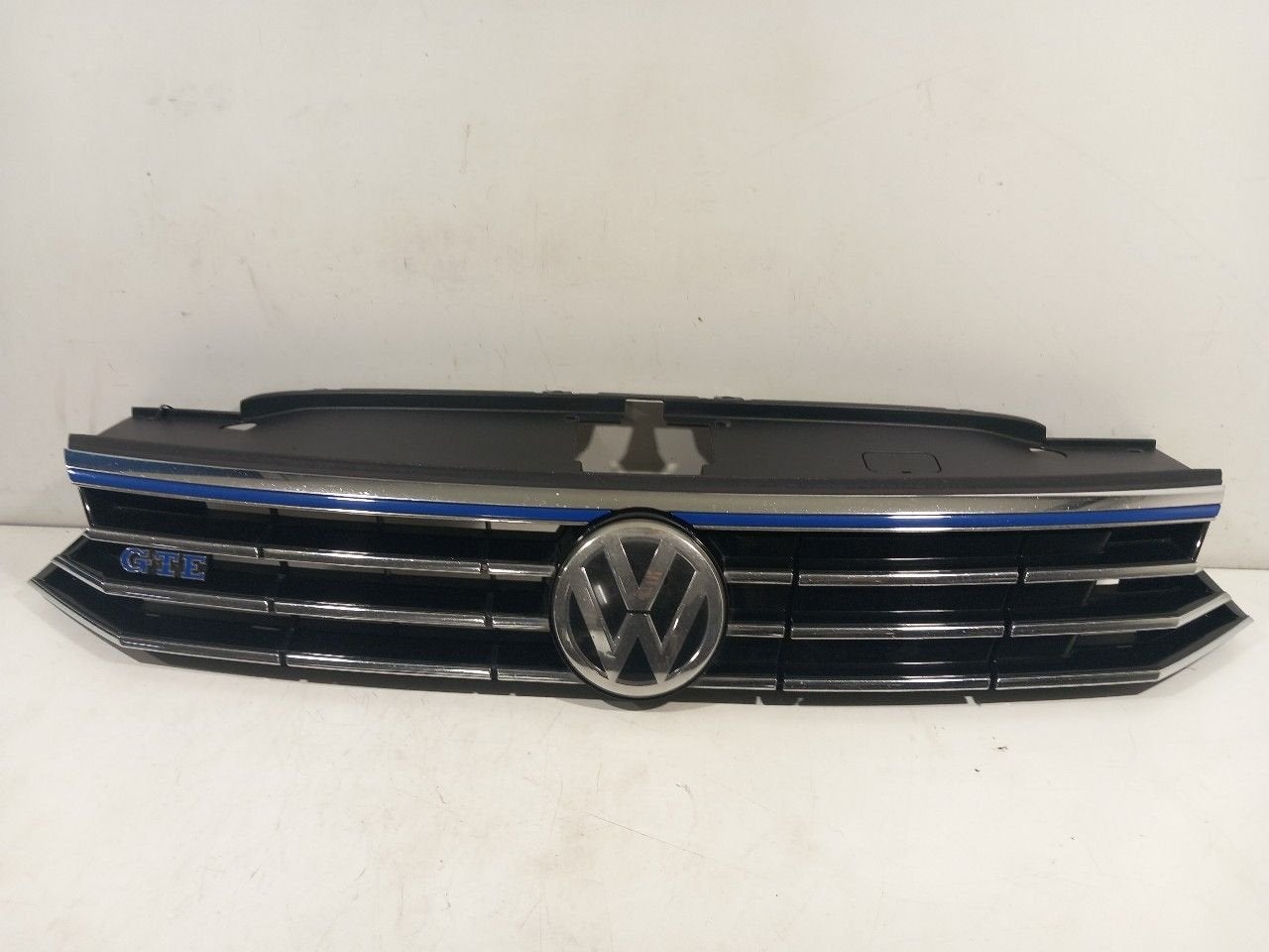 Grille Volkswagen Passat, Onderdelen@venauto.nl, Van der Ven Autorecycling B.V., Gebruikt, Ettenseweg 76, 4706 PB Roosendaal, The Netherlands