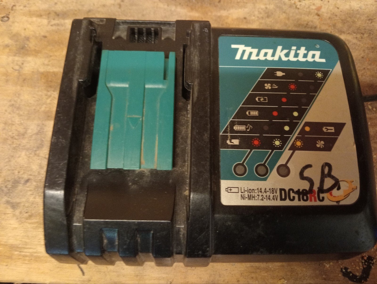 Makita DC18RC Oplader voor Li-ion/Ni-MH accu's, Ophalen of Verzenden, Gebruikt