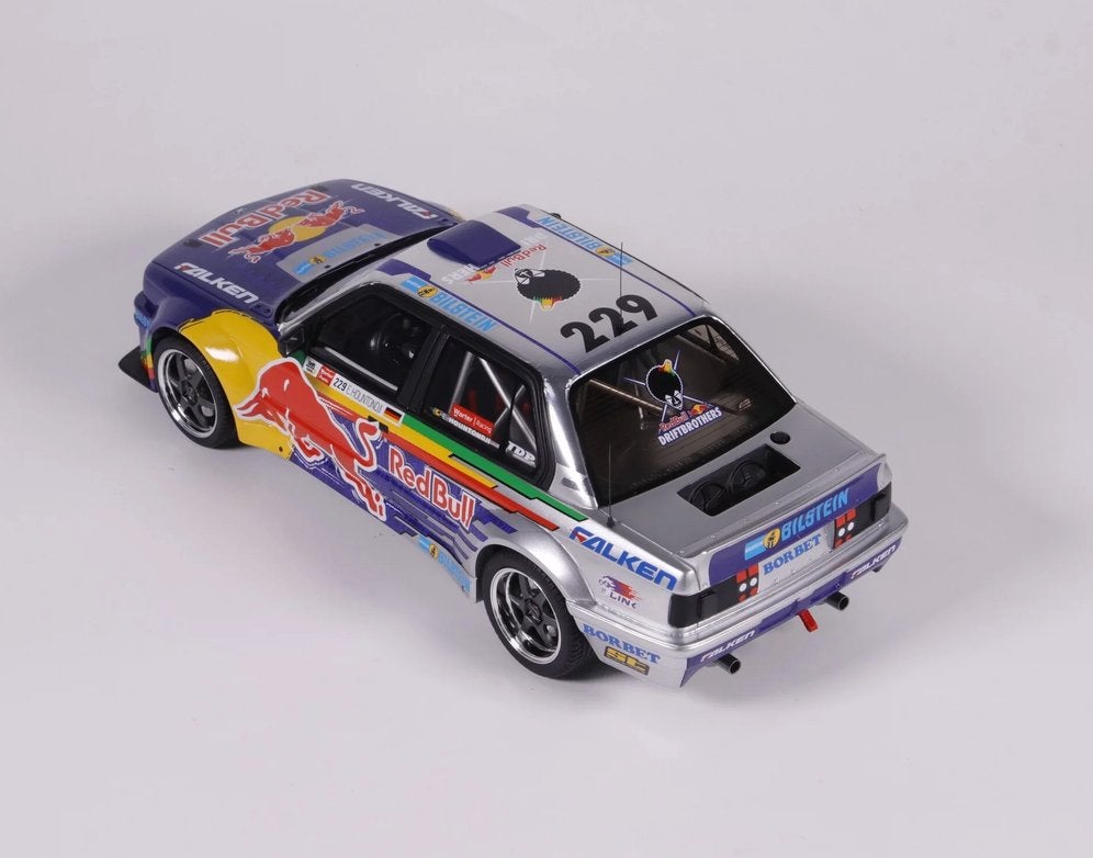 BMW E30 V8 Drift 2023 REDBULL schaal 1/18 OTTO MOBILE  OT486, Verzenden, Nieuw, Auto, OttOMobile