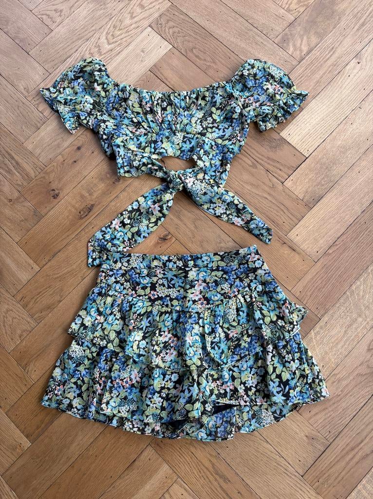Bershka bloemenprint top en rok set, maat S, Ophalen of Verzenden, Zo goed als nieuw, Maat 36 (S), Blauw