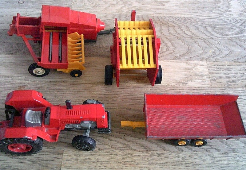 Farmset tractor,baler,roudbaler en trailer 4 stuks, Ophalen of Verzenden, Gebruikt, Tractor of Landbouw