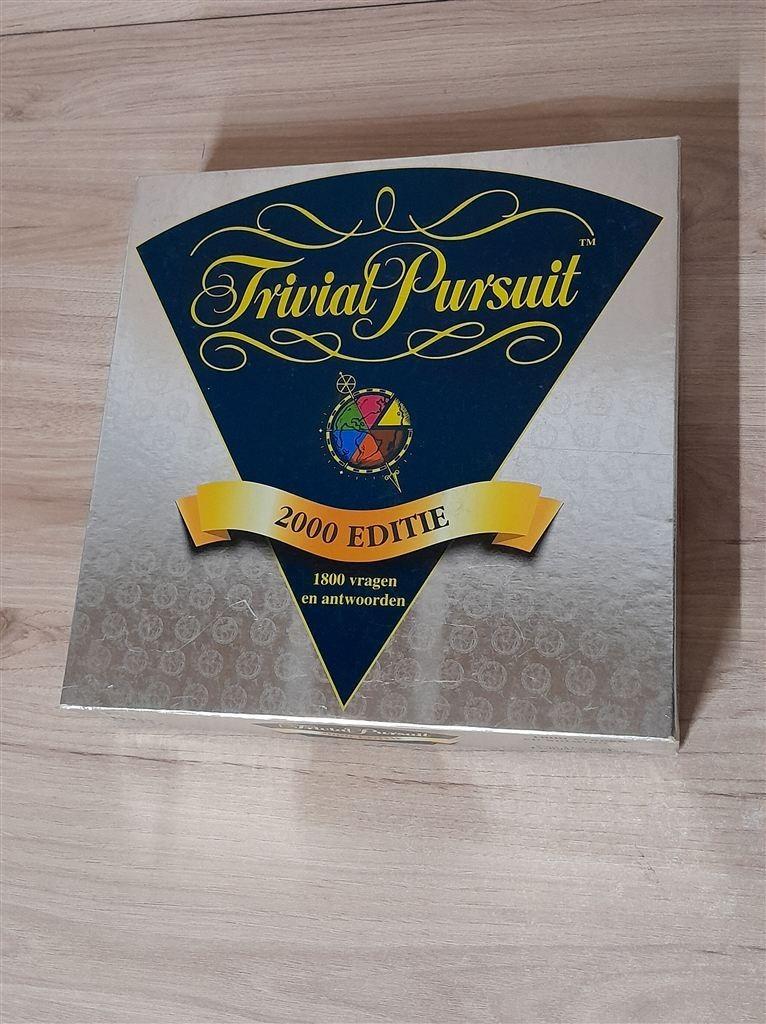 Trivial Purstuit - 2000 editie - triviant - s5412, Hobby en Vrije tijd, Gezelschapsspellen | Bordspellen, Verzenden, Zo goed als nieuw