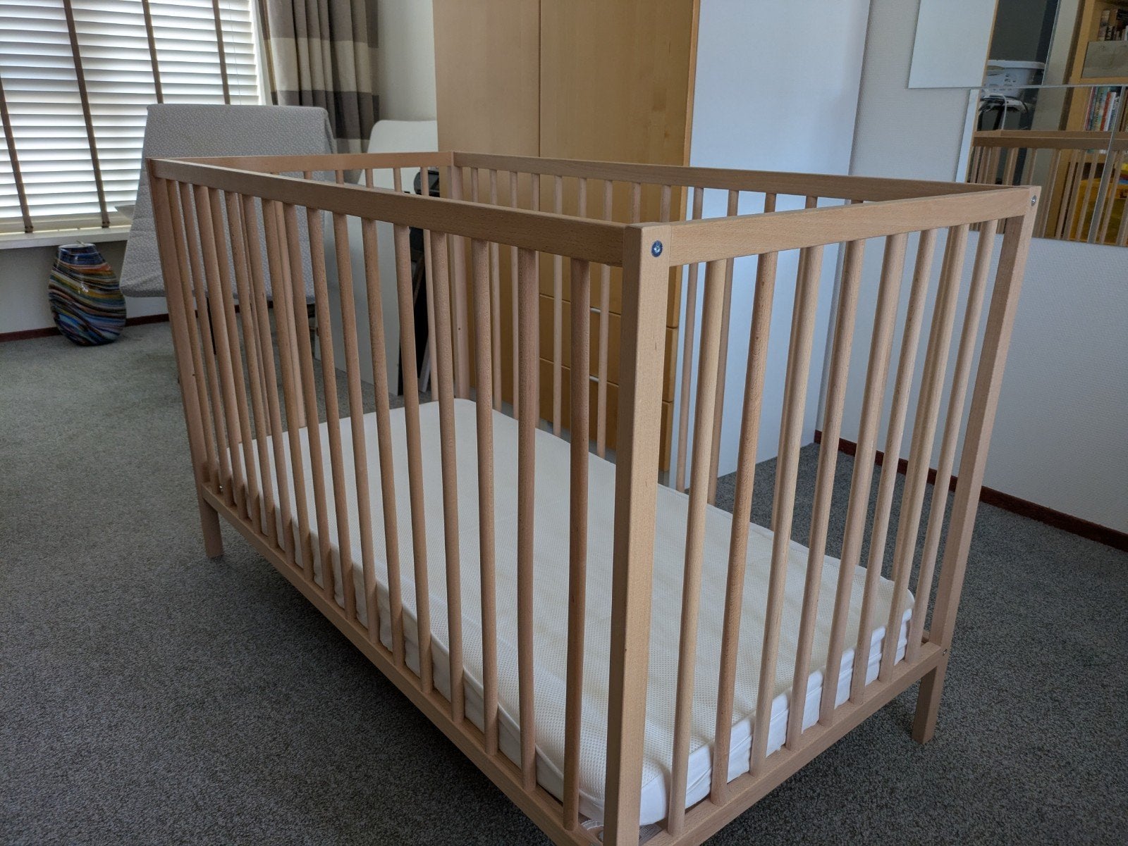 Beuken kinderledikantje ( Ikea ) met matrasje., Ophalen, Zo goed als nieuw