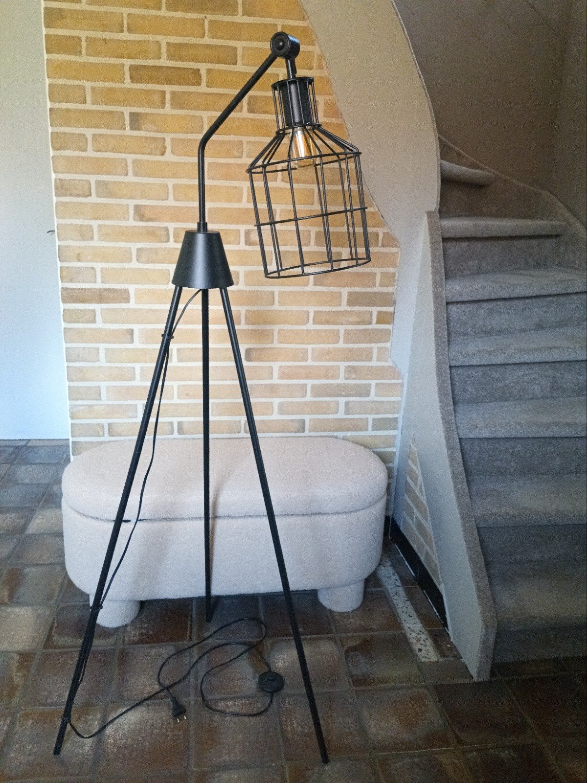 Tijdloze Design Vloerlamp met Warm Licht, Ophalen, E27 (groot), Zo goed als nieuw, Metaal
