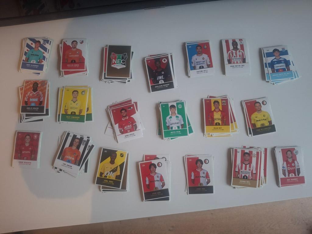Plus voetbalplaatjes circa 265 stuks, Ophalen of Verzenden