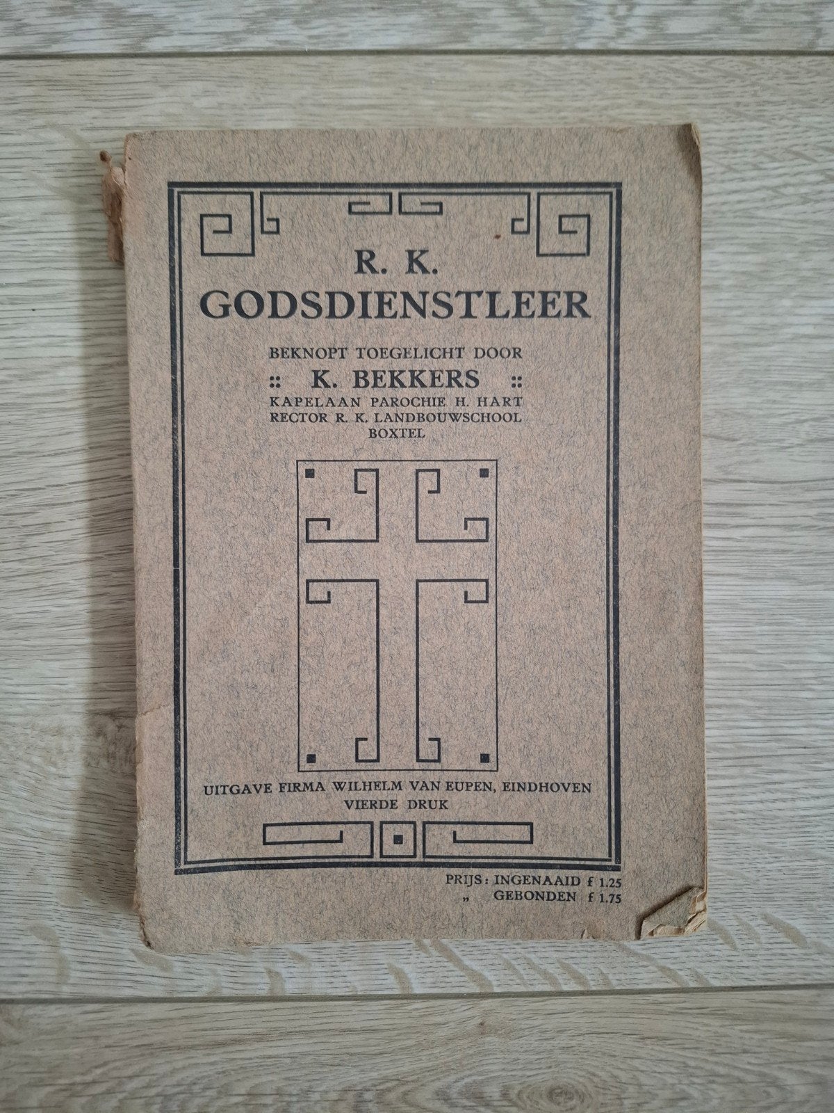 Oud boek "R. K. GODSDIENSTLEER' vintage retro, Ophalen of Verzenden