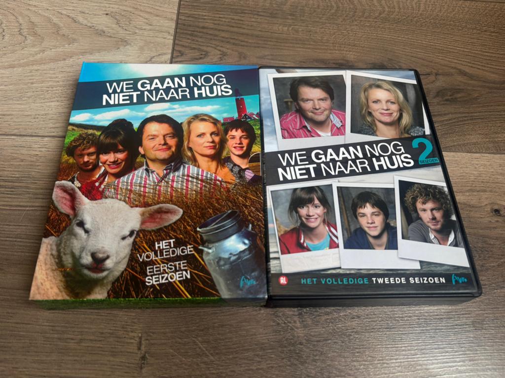 We gaan nog niet naar Huis complete serie seizoen 1&2, Cd's en Dvd's, Dvd's | Tv en Series, Alle leeftijden, Ophalen of Verzenden