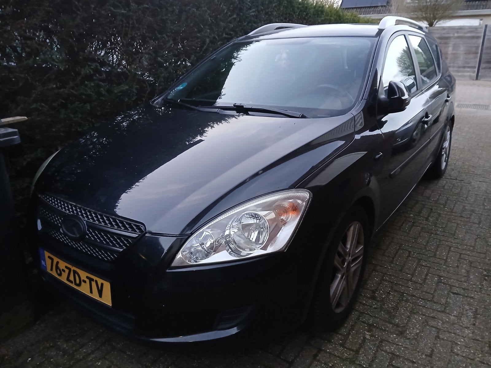 Kia Cee d 1.6 Cvvt Sporty Wagon 2008 Zwart, Auto's, Voorwielaandrijving, 4 cilinders, Zwart, Origineel Nederlands