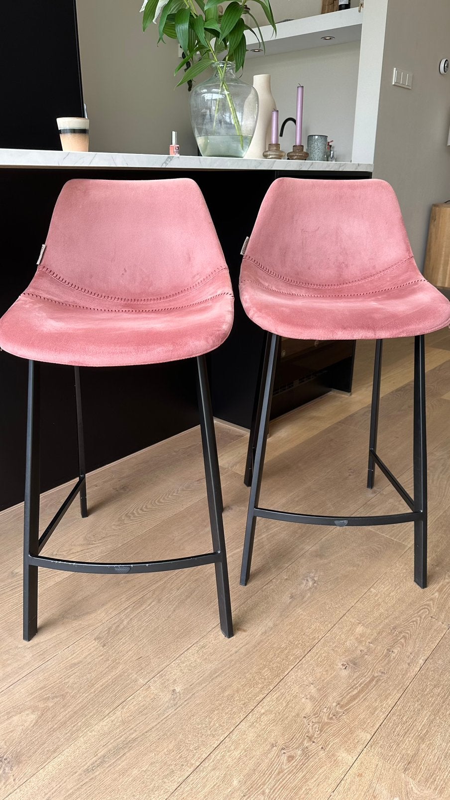 Dutchbone Franky velvet roze barkruk 65 cm, 1 kruk, Ophalen, Zo goed als nieuw, 60 tot 90 cm