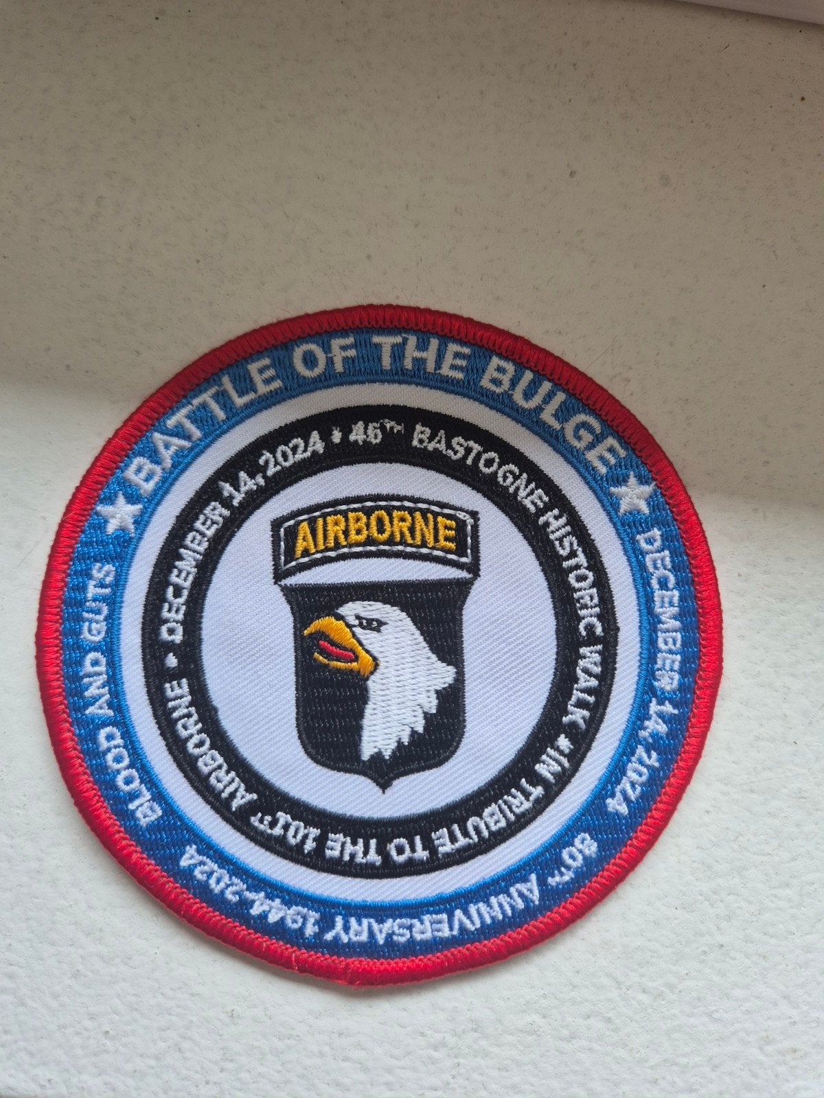 Battle of the Bulge 80th Anniversary Airborne Embleem, Ophalen of Verzenden, Landmacht, Amerika, Embleem of Badge