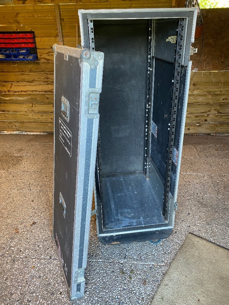 Oerdegelijks flightcase met ingebouwd 19" rack, Muziek en Instrumenten, Behuizingen en Koffers, Gebruikt, Overige instrumenten