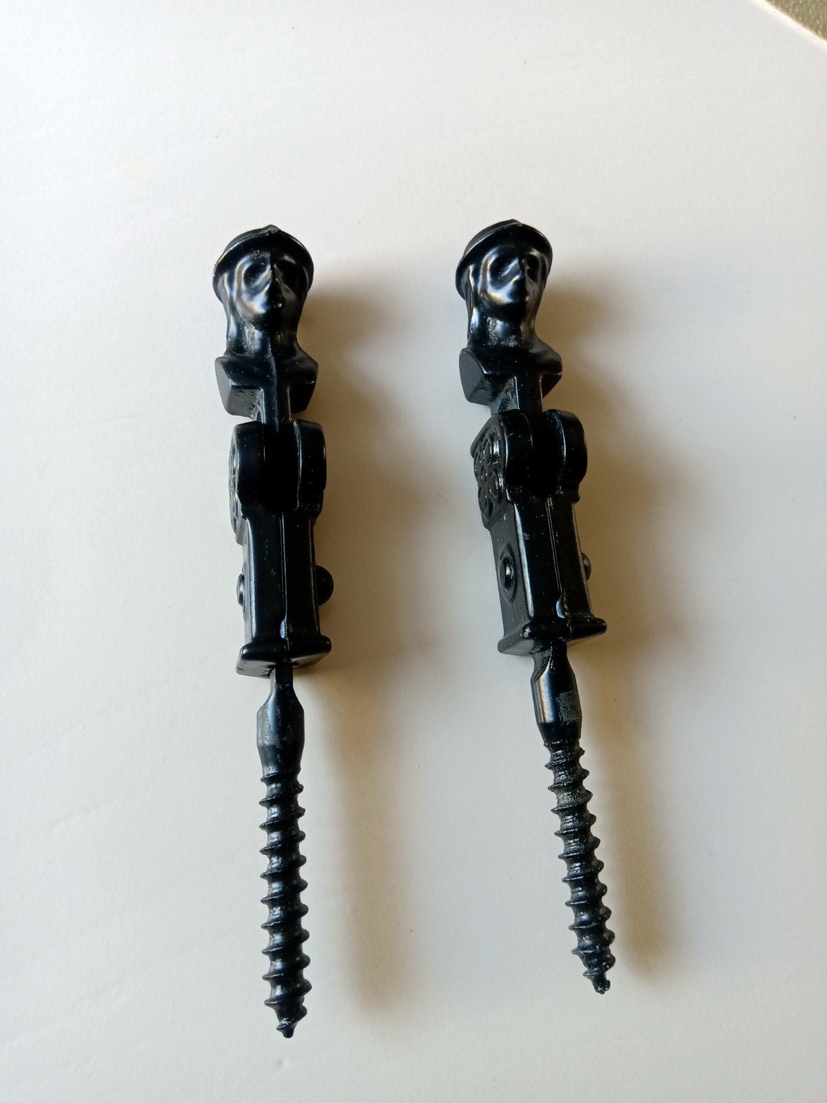 2 klassieke luikvastzetters herderinnekopje zwart, Doe-het-zelf en Verbouw, Ophalen, Zo goed als nieuw, Schuif of Grendel