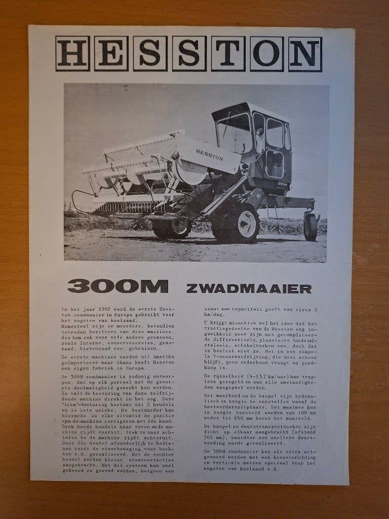 Folder Hesston 300M Zwadmaaier, Verzenden, Gelezen, Tractor en Landbouw