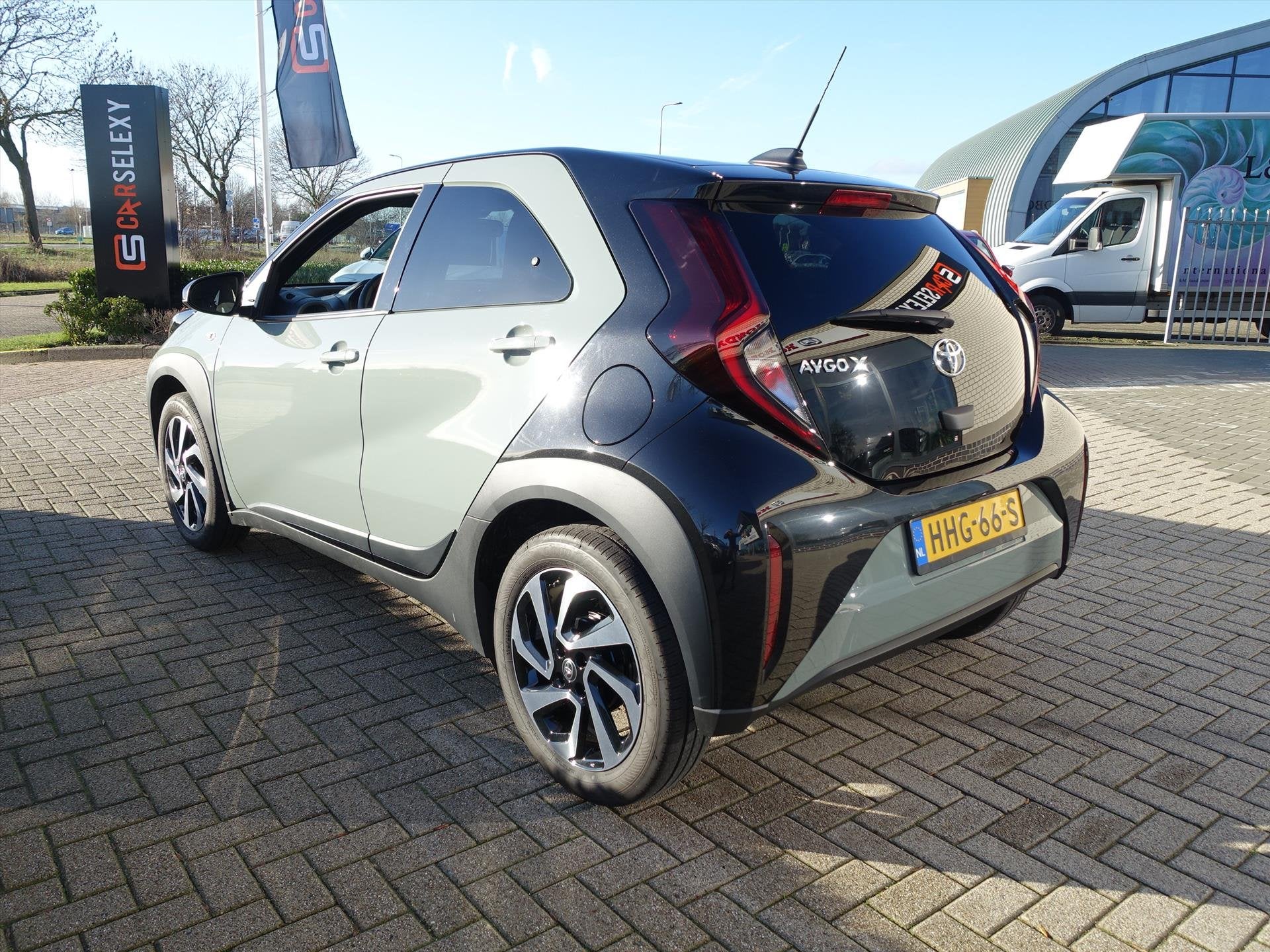 TOYOTA Aygo X 1.0 VVT-i MT 72pk Pulse Bi-Tone, Auto's, 21 km/l, Stof, Gebruikt, 4 stoelen