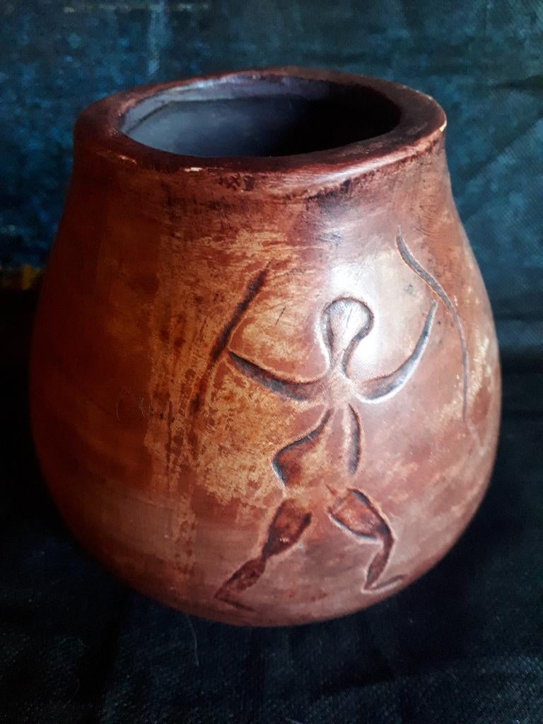 Vintage Nelcraft Africa terracotta 'bushmen' terracotta vaas, Verzenden