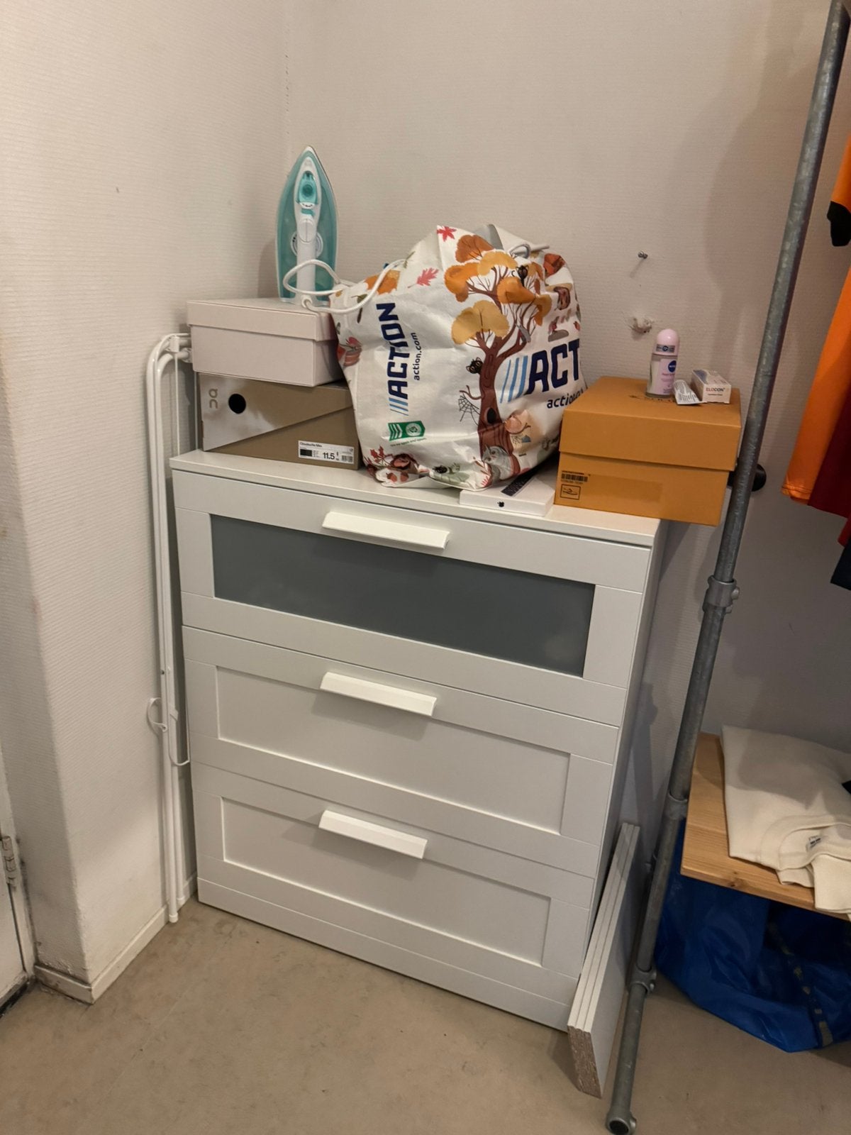 IKEA Brimnes White 3-Drawer Chest / Dresser, Huis en Inrichting, Kasten | Ladekasten, Ophalen of Verzenden, Zo goed als nieuw