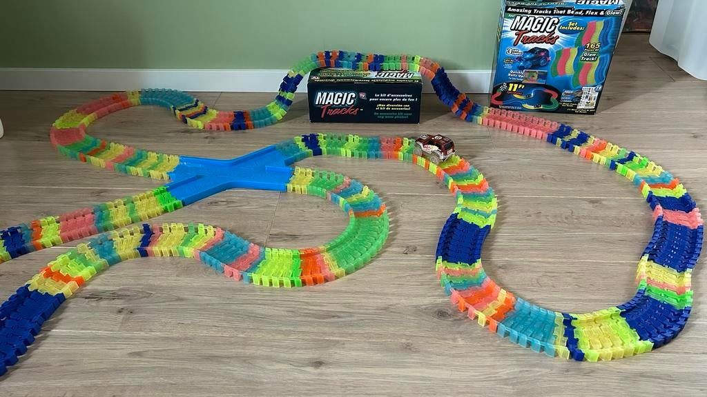 Magic Tracks Racebaan met  Auto en Accessoires, Kinderen en Baby's, Speelgoed | Racebanen, Overige merken, Ophalen of Verzenden