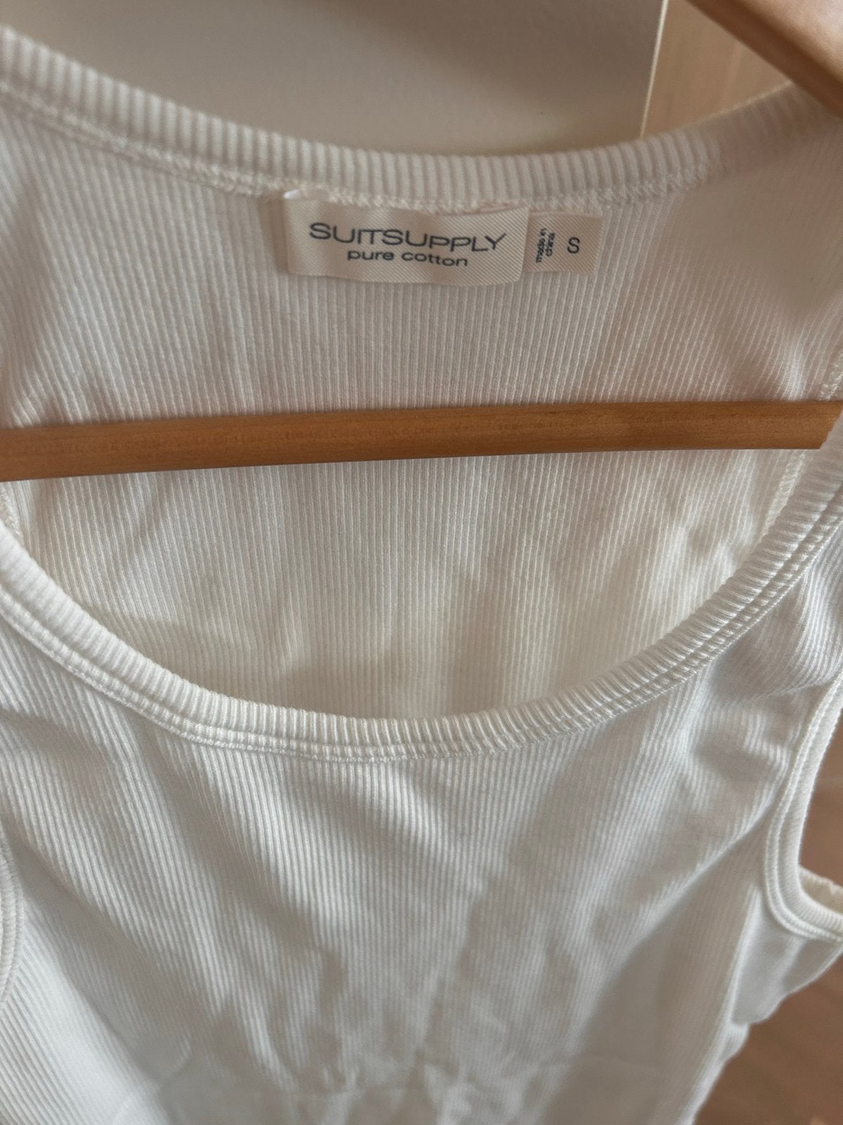 Suitsupply witte ribgebreide tanktop, maat S, Kleding | Heren, Overhemden, Ophalen, Zo goed als nieuw, Wit