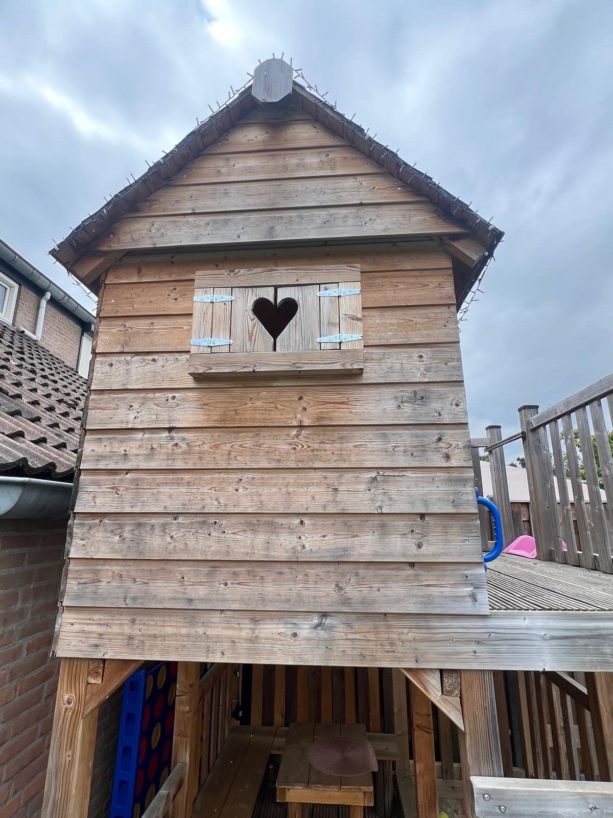 Groot houten speelhuis met glijbaan 200  200  335 cm tuin, Kinderen en Baby's, Ophalen, Gebruikt, Hout