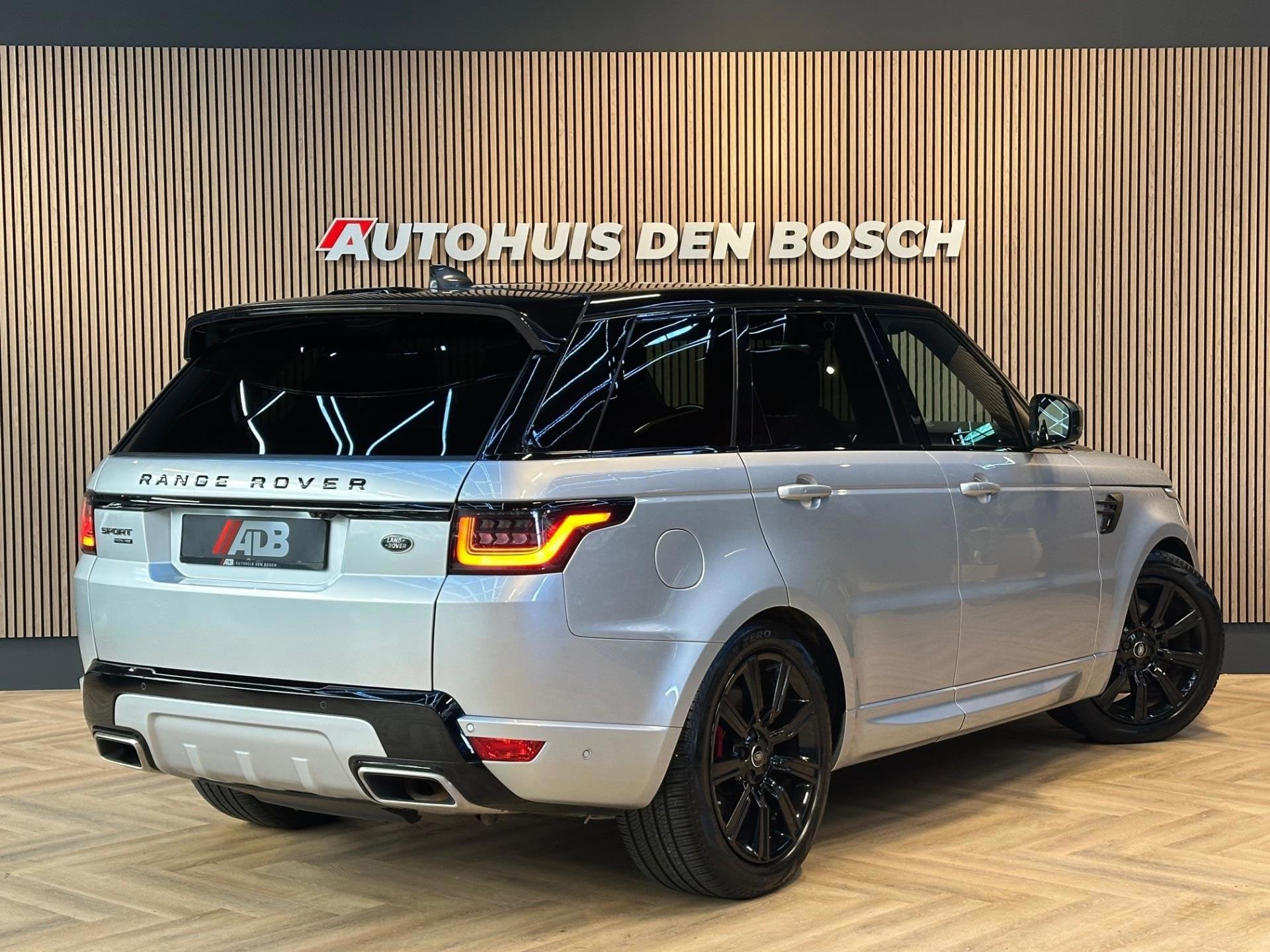 Land Rover Range Rover Sport P400e HSE Dynamic 404PK - Pano, Auto's, Land Rover, Automaat, Dealer onderhouden, 404 pk, Gebruikt