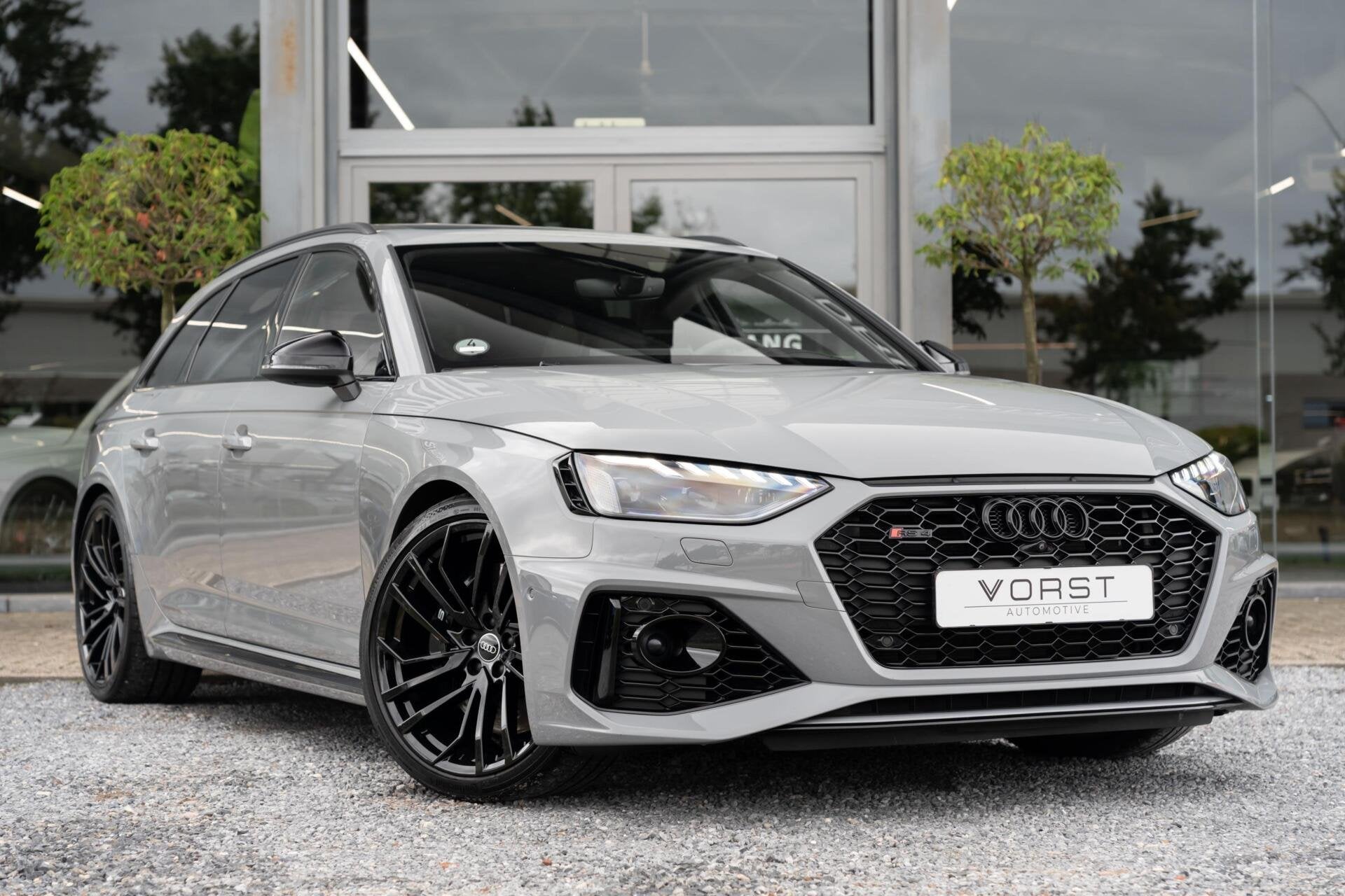 Audi RS4 Avant 2.9 TFSI quattro Pano B&O 360 Massage Carbon, Auto's, Automaat, Gebruikt, Zwart, Leder