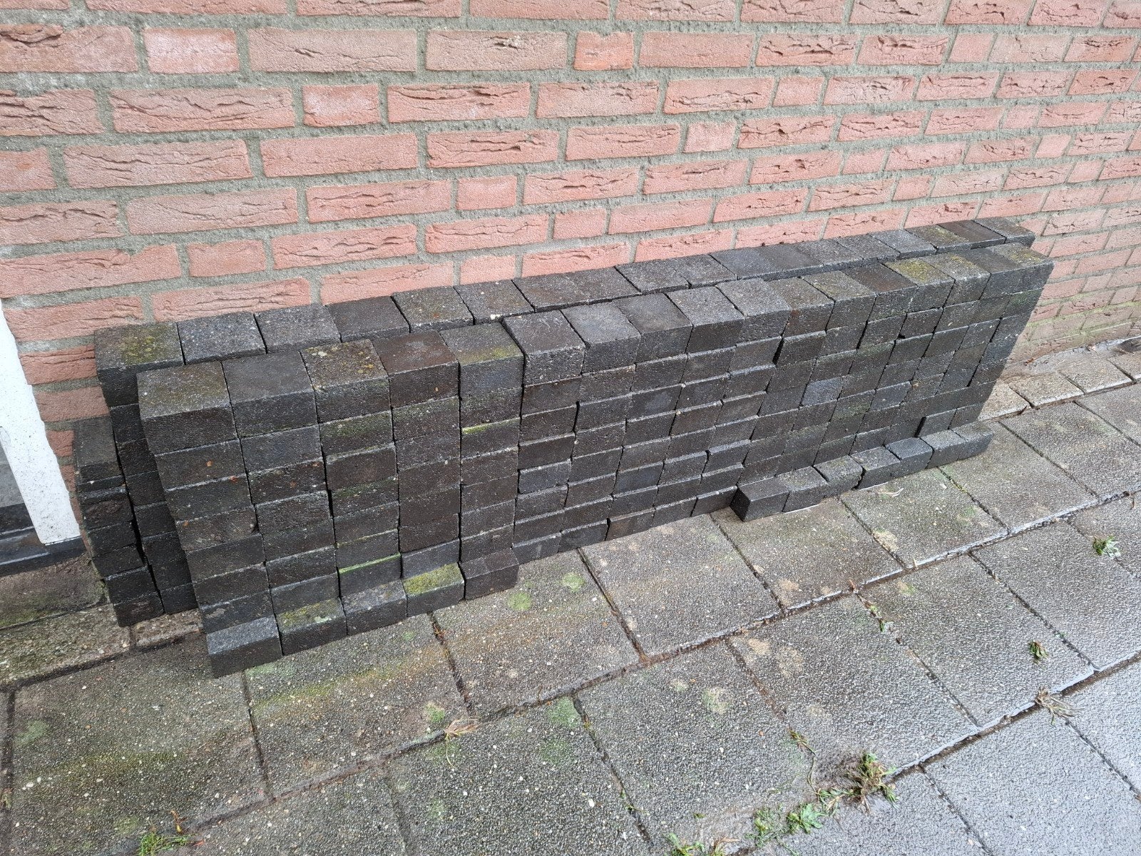 Gebruikte betonnen klinkers 10x10 - 280 stuks., Tuin en Terras, Ophalen, Gebruikt, Klinkers, Minder dan 5 m²