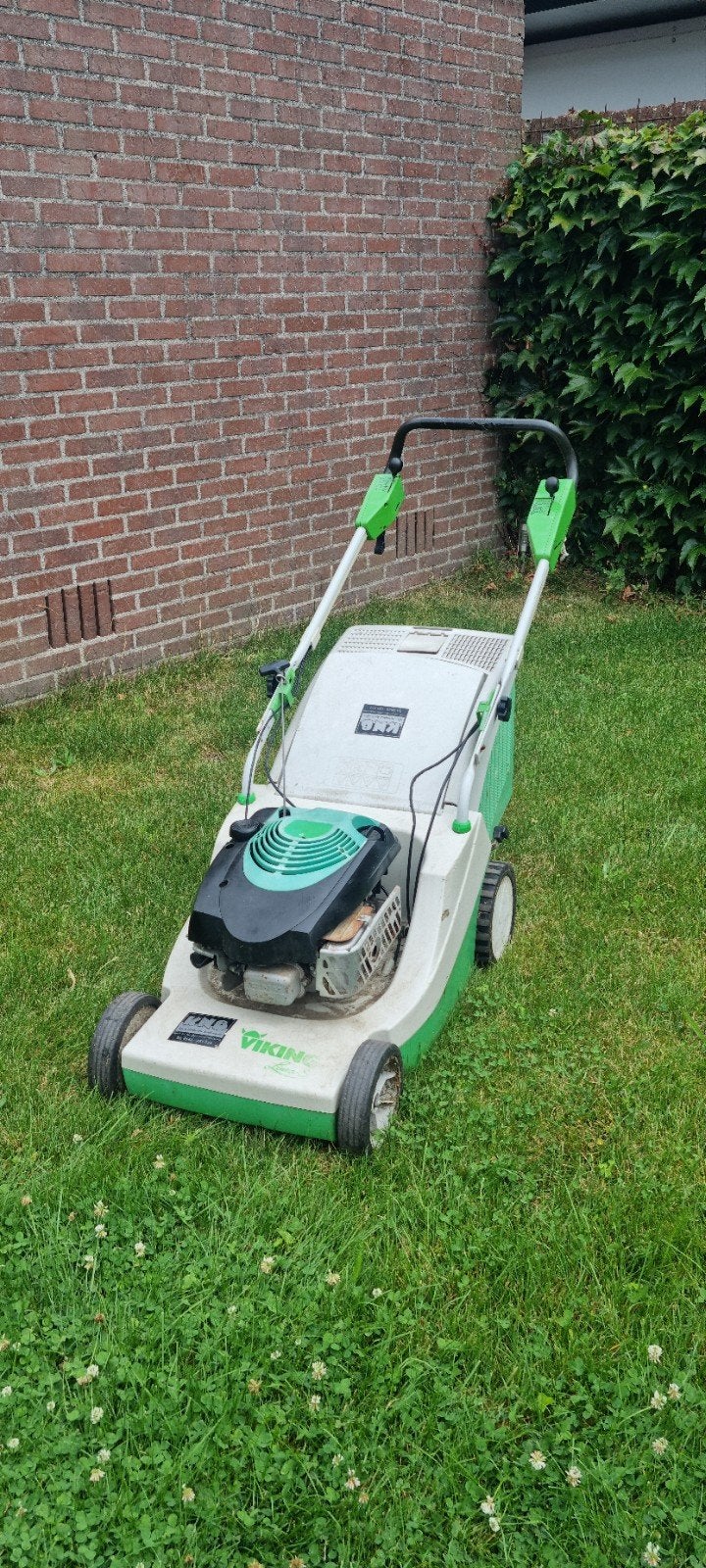Viking benzine duwmaaier, Tuin en Terras, Grasmaaiers, Ophalen, Cirkelmaaier, Opvangbak, Benzine-grasmaaier