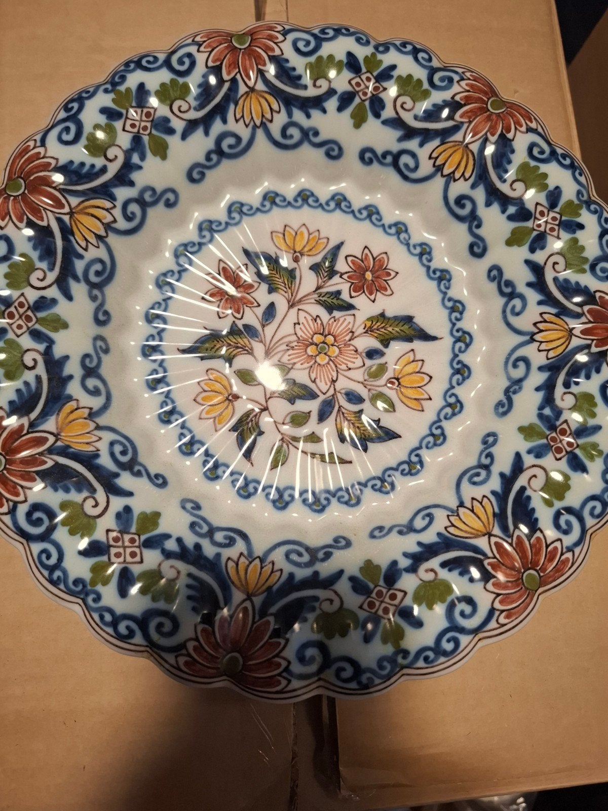 Makkum bord met bloemmotief, Ophalen of Verzenden