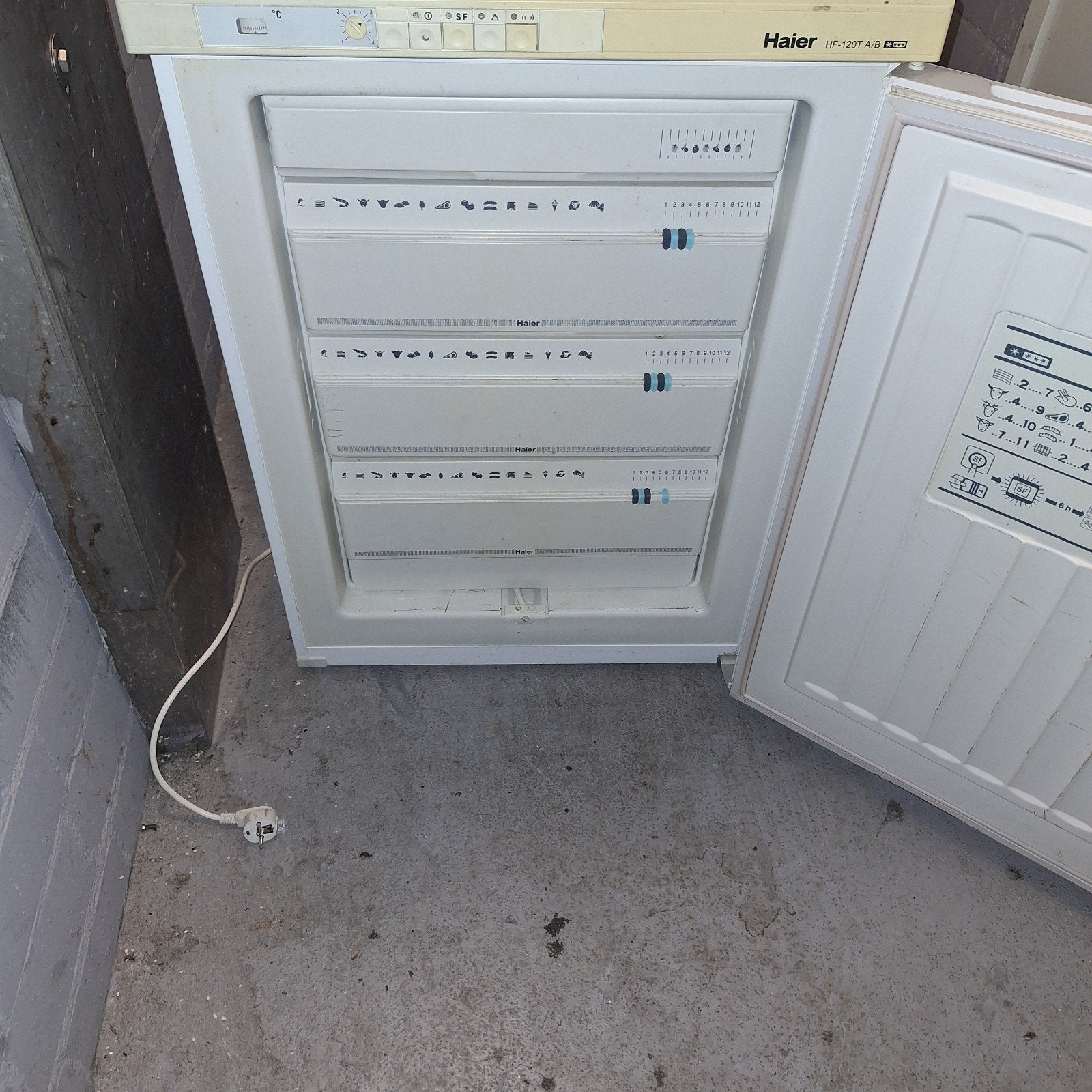 Haier Vrieskast HF-120TA/B - bezorging mogelijk, Gebruikt, Minder dan 85 cm, Minder dan 60 cm, Energieklasse A of zuiniger