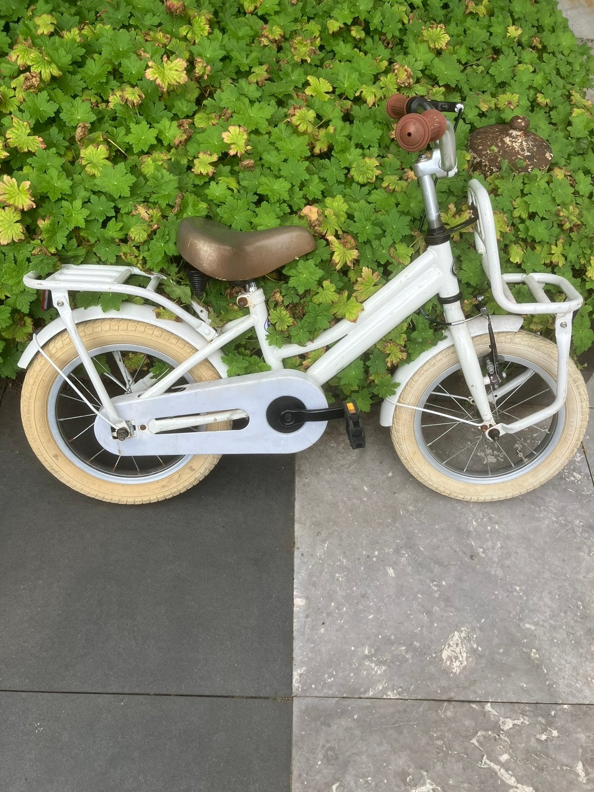 Te koop 14 inch kinderfiets, Fietsen en Brommers, Ophalen, Terugtraprem, Zijwieltjes, Gebruikt