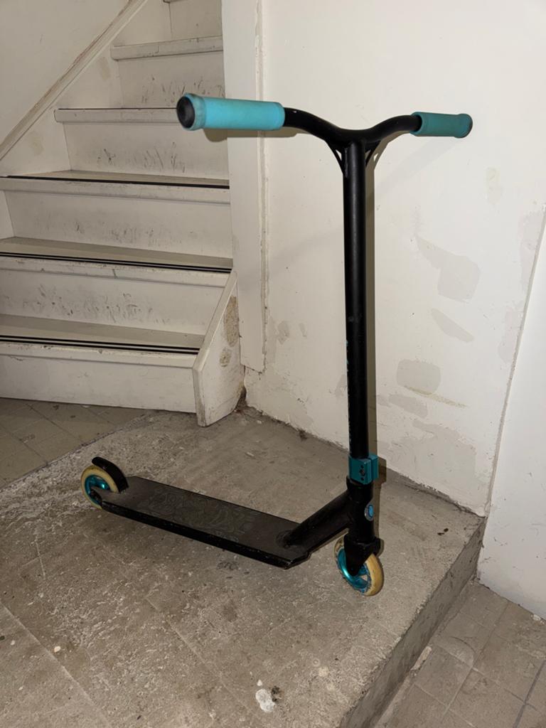 Stuntstep BlazerPro met turquoise accenten, Ophalen, Gebruikt, Gewone step