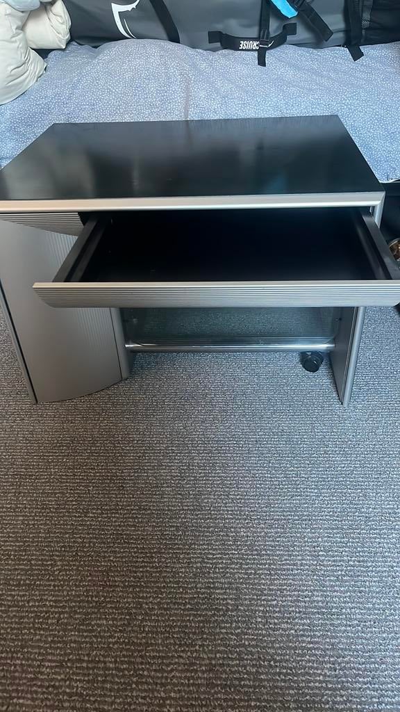 Design audio meubel op wieltjes, Ophalen, Glas, Zo goed als nieuw, Minder dan 70 cm
