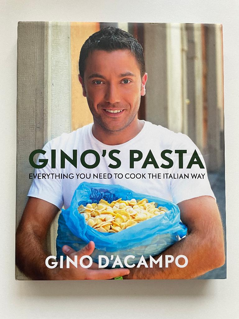 Gino's pasta - ENGELSTALIG (9781856269759), Boeken, Kookboeken, Zo goed als nieuw, Voorgerechten en Soepen, Hoofdgerechten, Taart, Gebak en Desserts