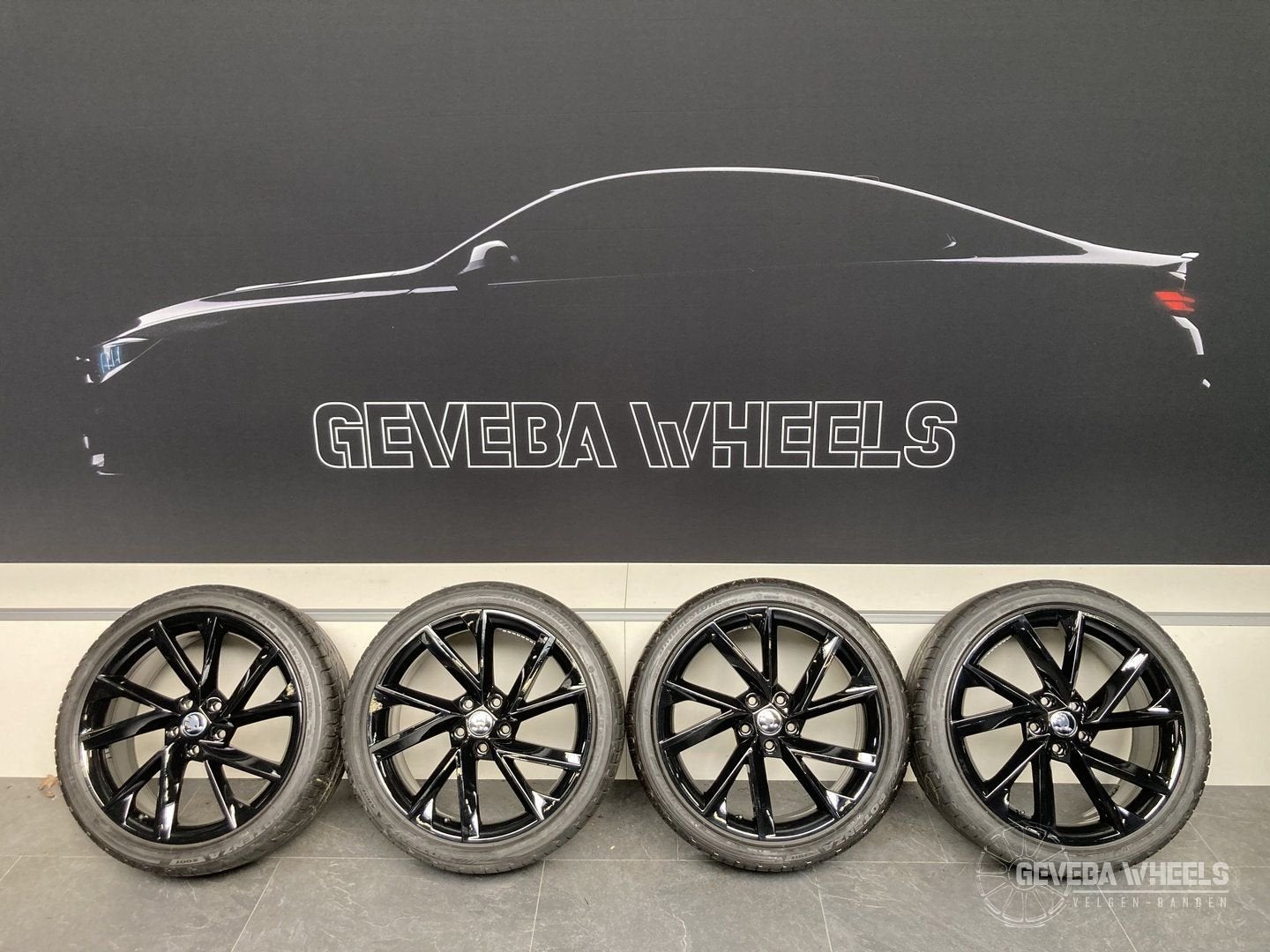 19” originele Skoda Karoq velgen + banden 5x112 57A601025R, 19 inch, Gebruikt, -, -