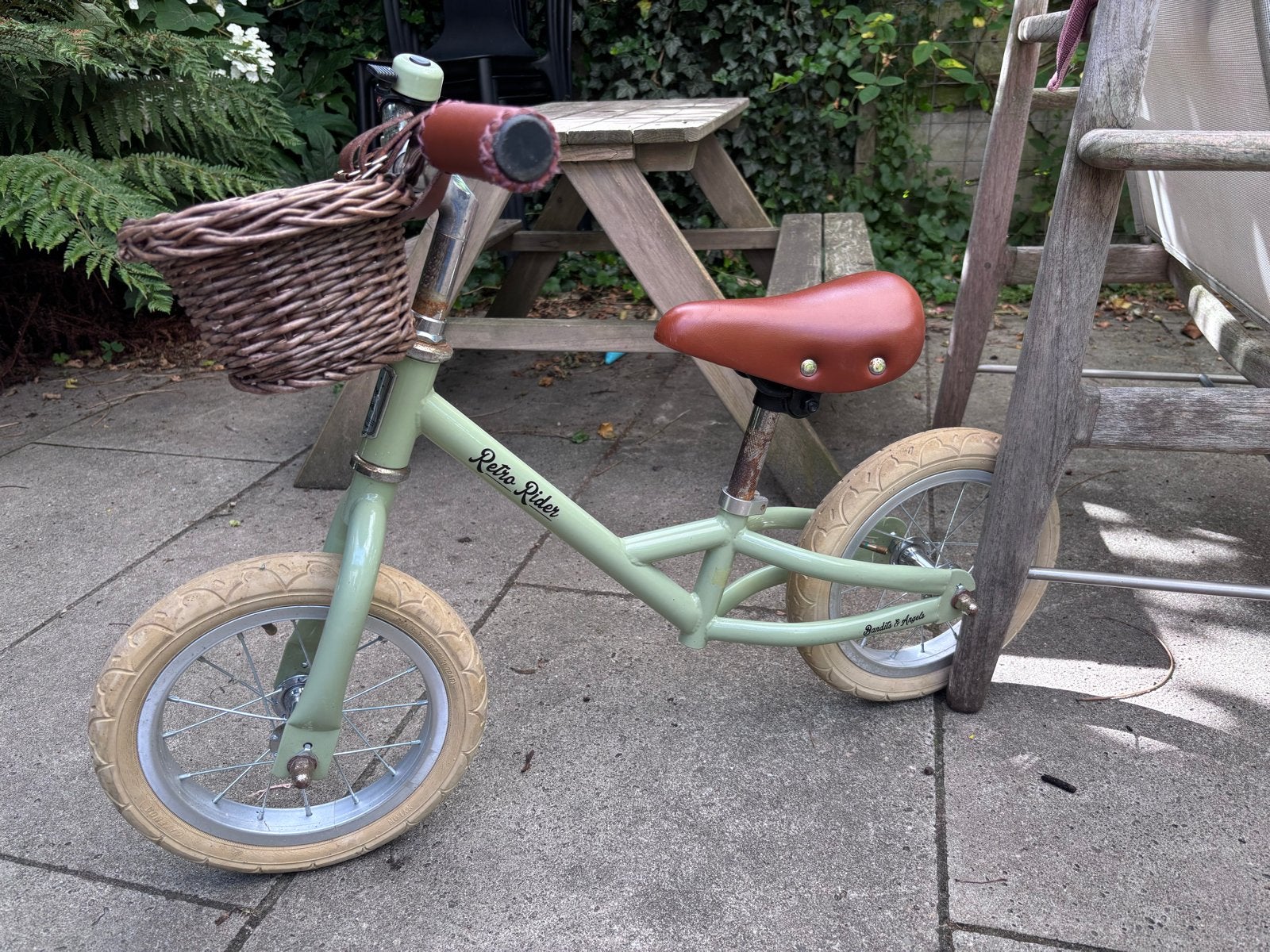 Leuke loopfiets met rieten mandje, Ophalen, Gebruikt, Loopfiets