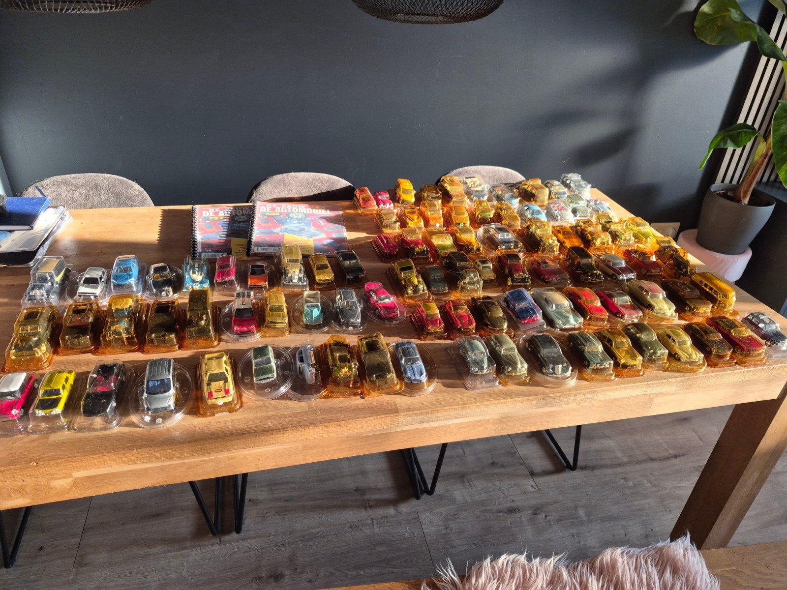 Collectie Solido miniatuurauto's met tijdschriften, Ophalen of Verzenden, Zo goed als nieuw, 1:50 of kleiner, Auto